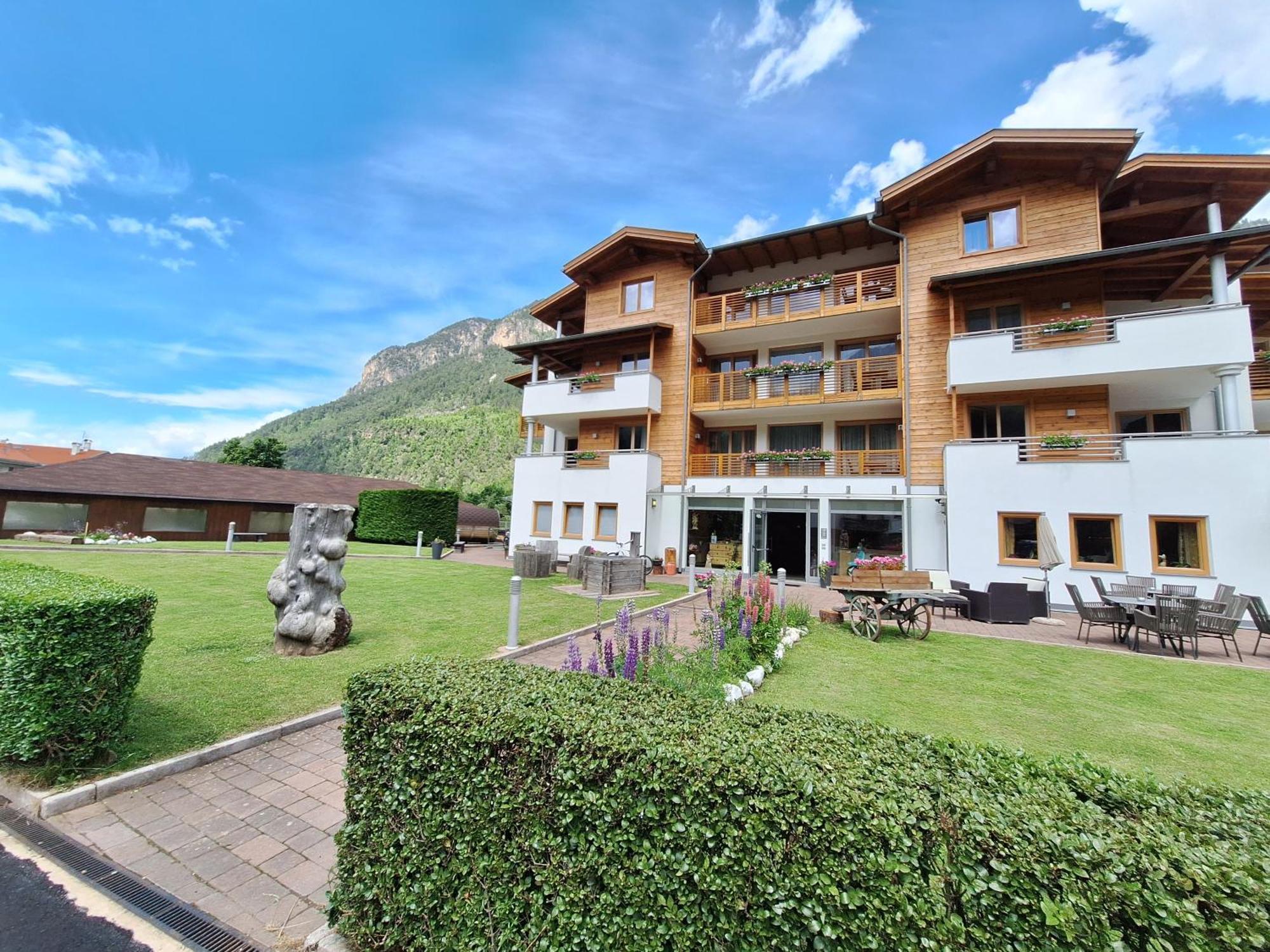 Hotel Nele Ziano Di Fiemme Luaran gambar